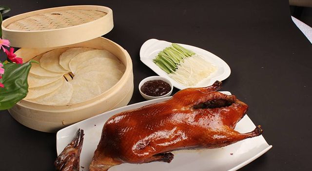 廣東美食，經(jīng)典粵菜皇牌片皮鴨
